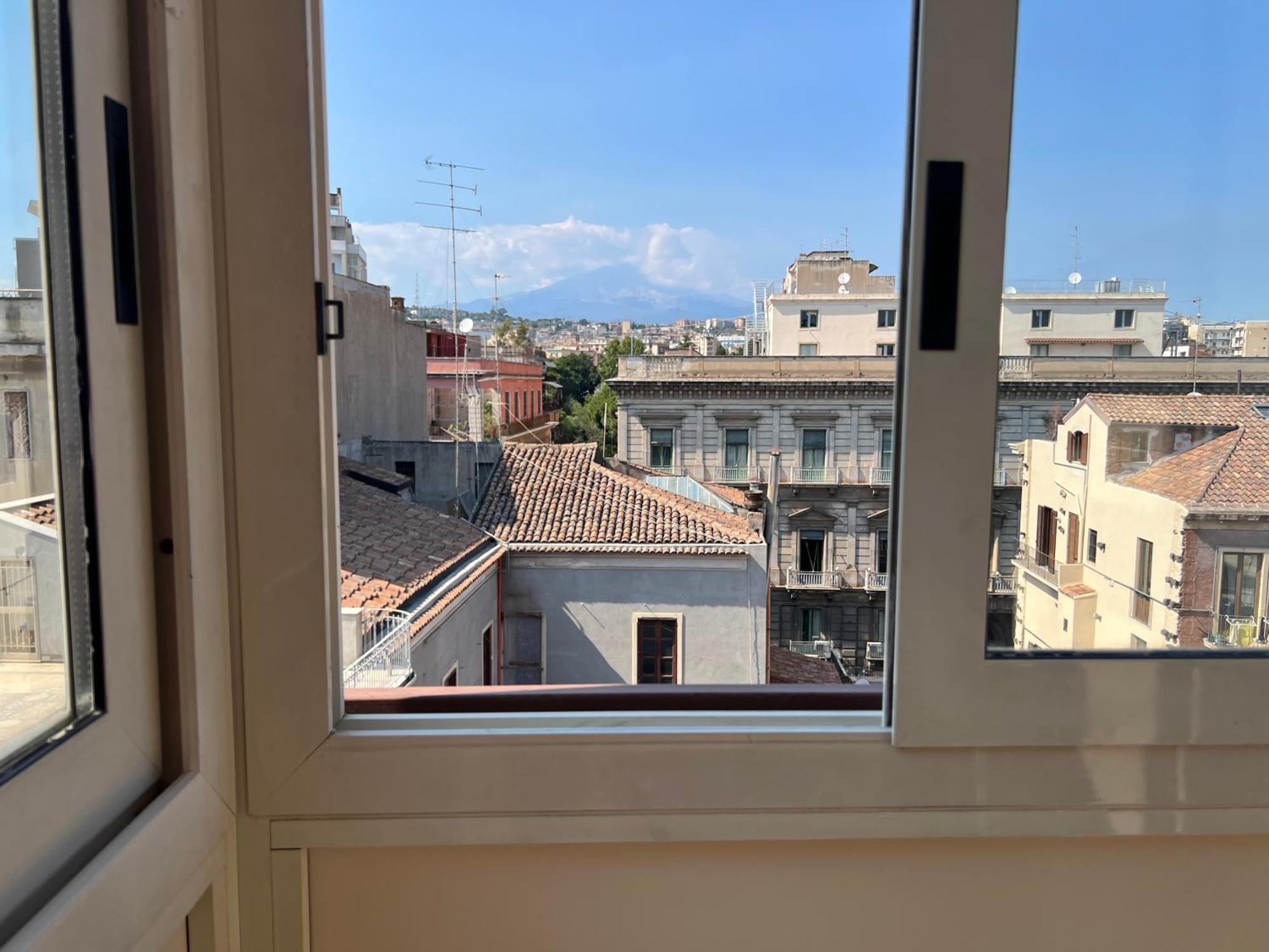 Wonderful Via Etnea Apartment Catania Exterior photo